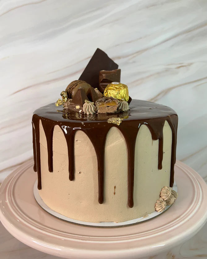 CHOCOLATE DRIP ICE CREAM CAKE
